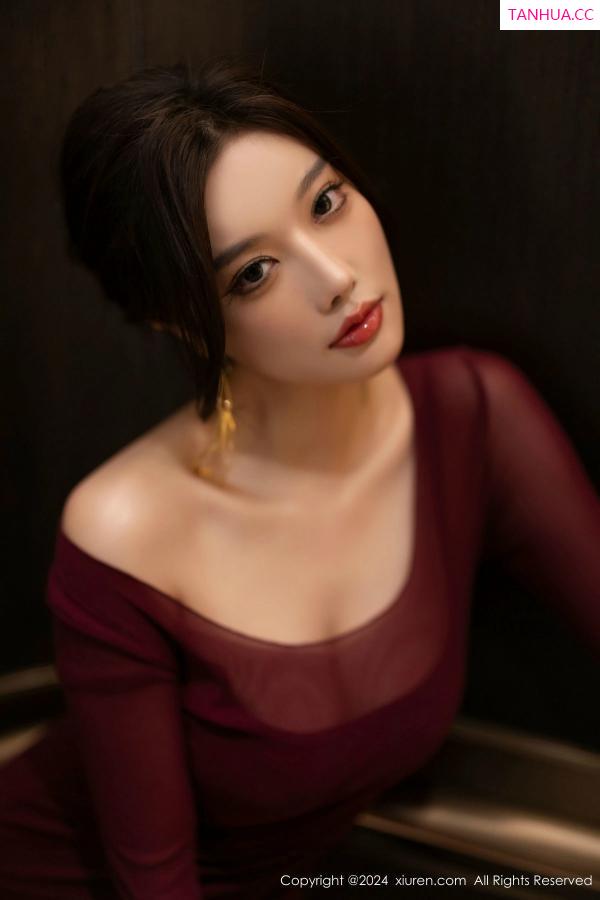 杨晨晨 sugar小甜心CC [XiuRen]高清写真图 2024.10.25 No.9348 杨晨晨Yome 丝袜美腿第2张图片